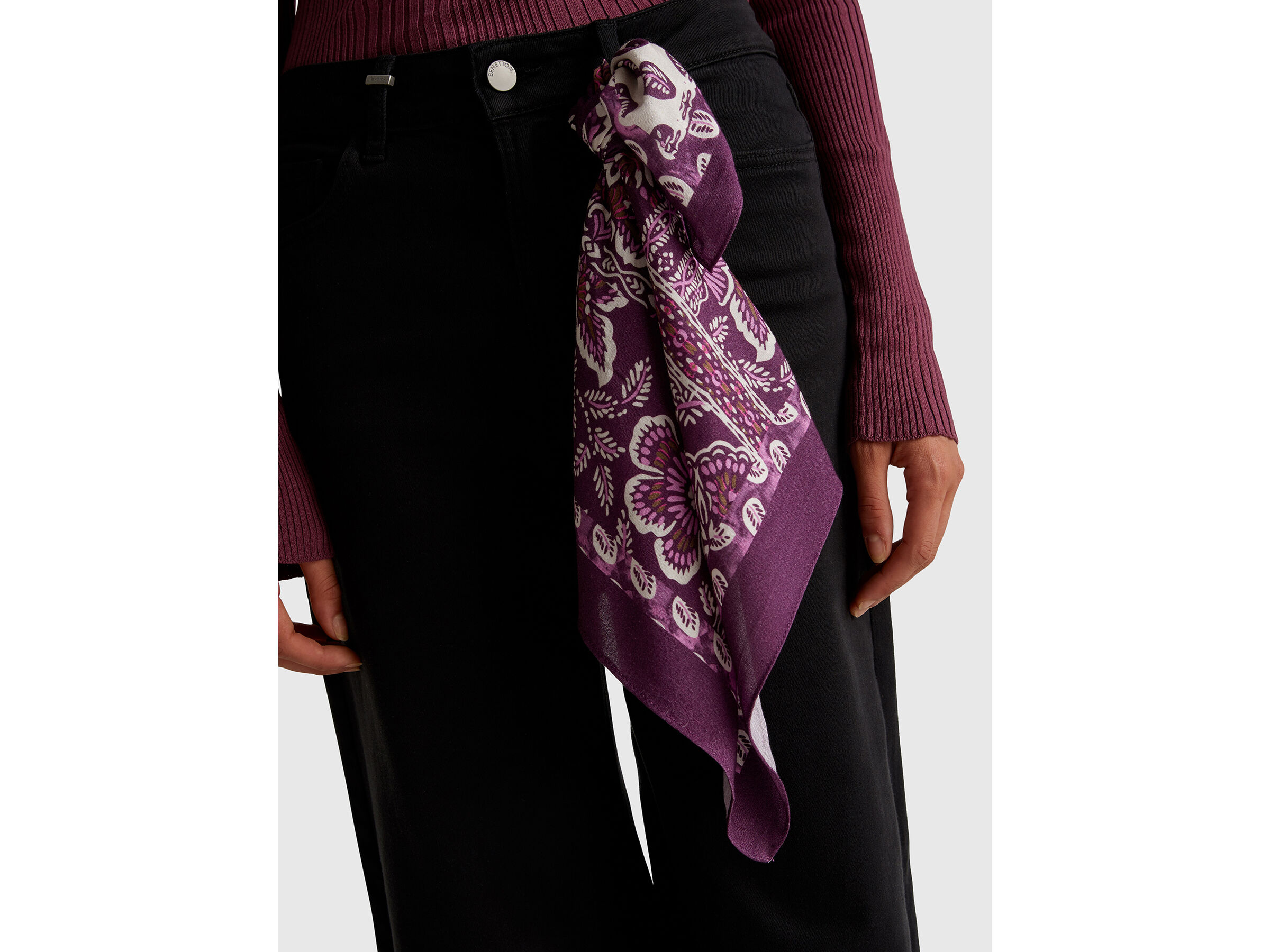 SQUARE SCARF Femme image number 2